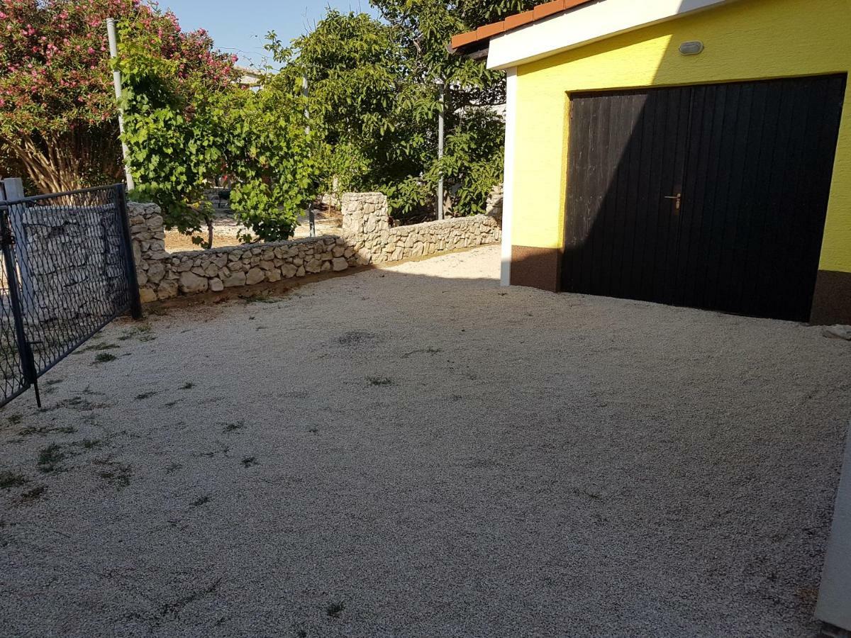 Apartment Mimosa Vir Luaran gambar