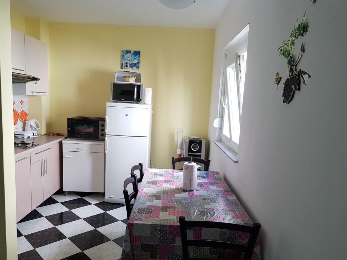Apartment Mimosa Vir Luaran gambar